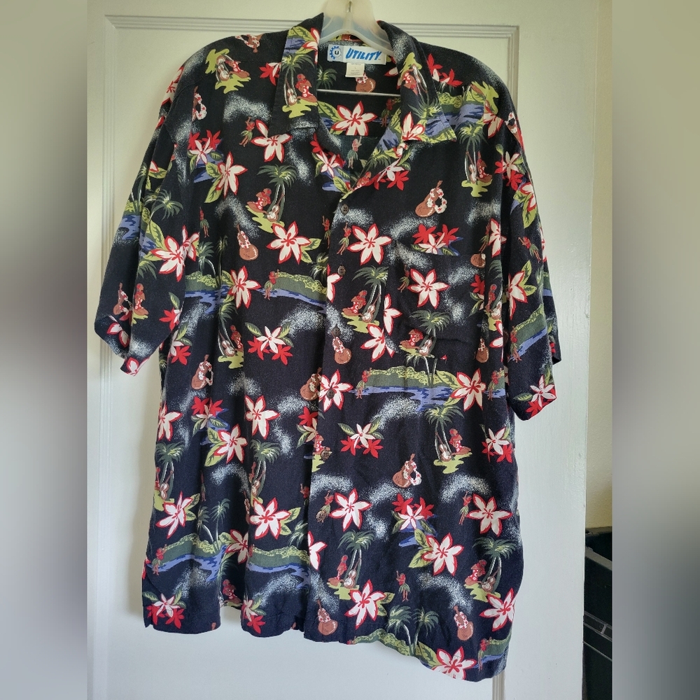 UTILITY Black Hawaiian Rayon Button-Up Shirt with Luau Girl and Ukulele Print